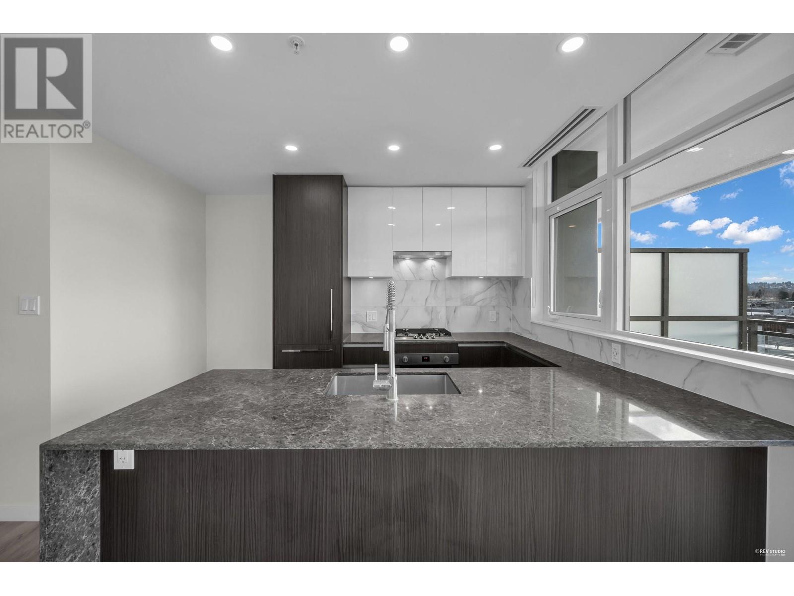 607 5333 Goring Street, Burnaby, British Columbia  V5B 3A2 - Photo 2 - R2979790