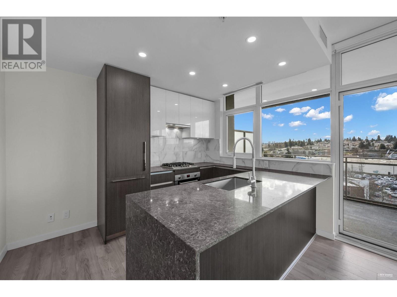 607 5333 GORING STREET, burnaby, British Columbia