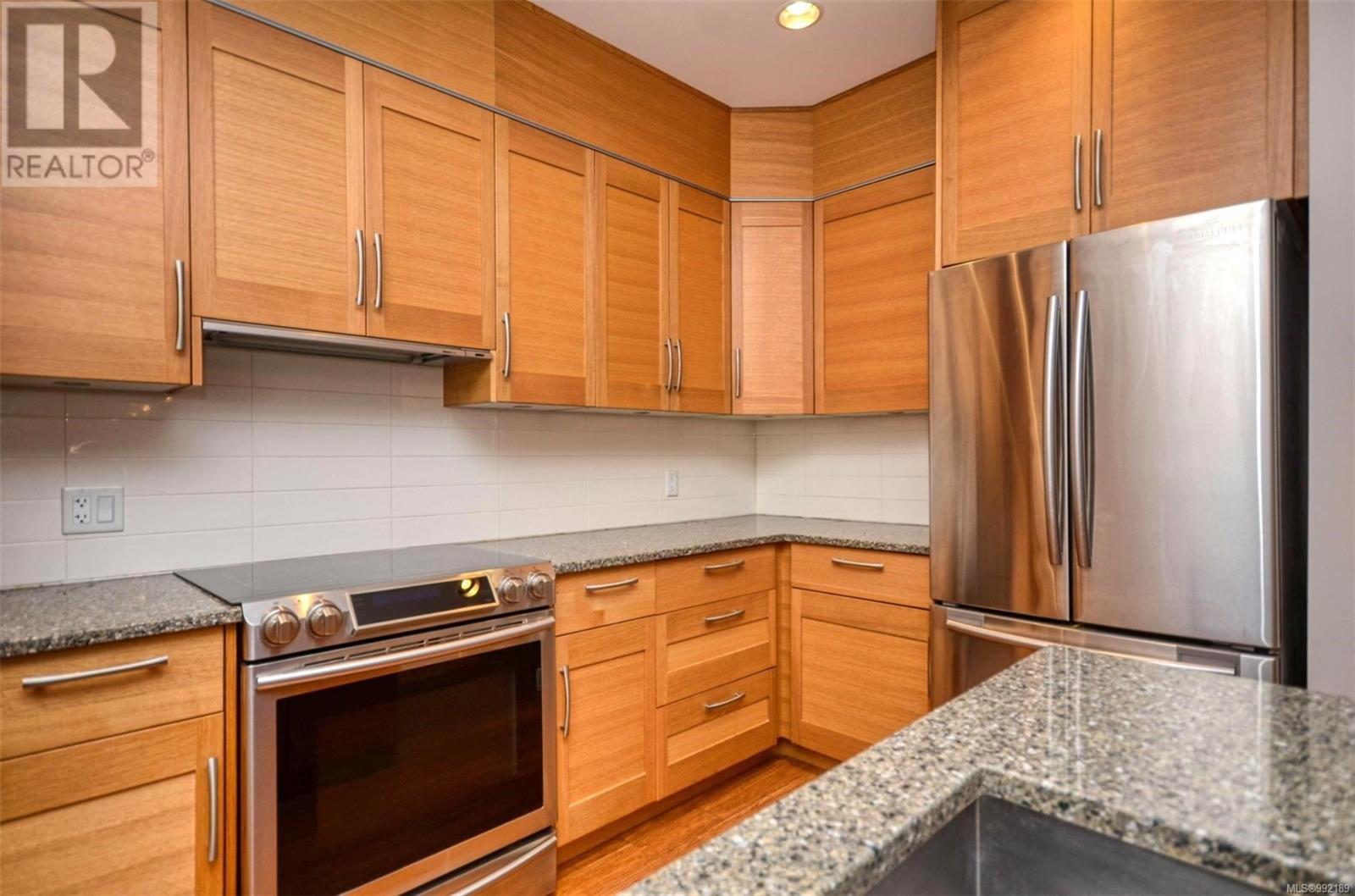 102 9820 Seaport Pl, Sidney, British Columbia  V8L 4X3 - Photo 11 - 992189