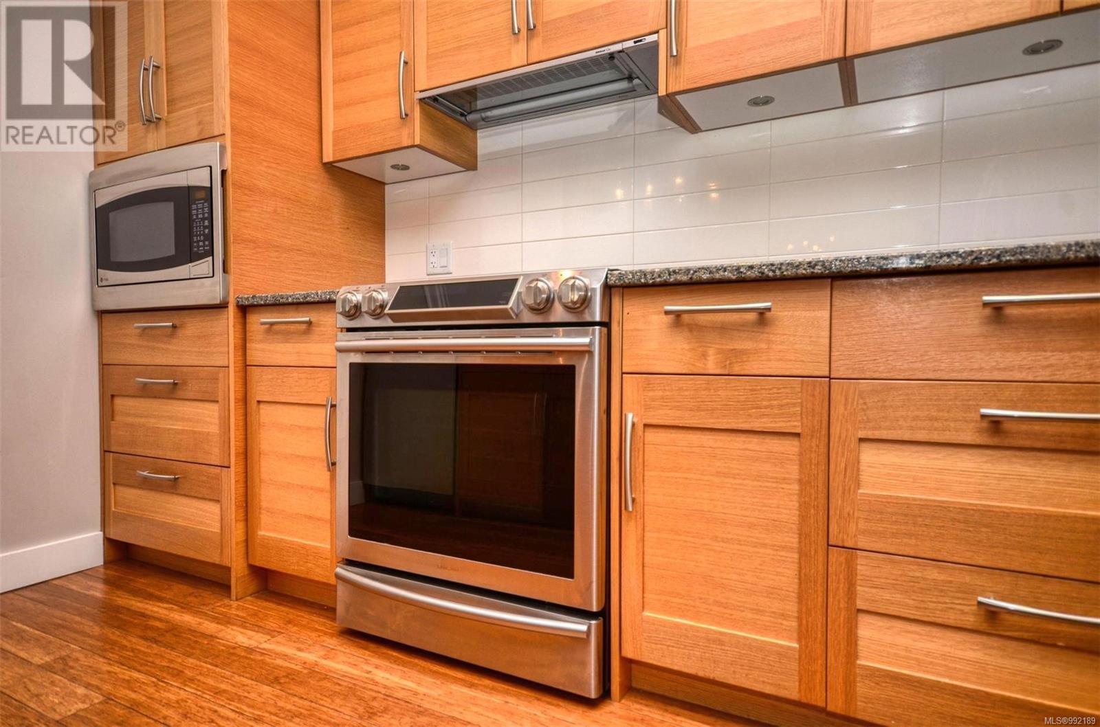 102 9820 Seaport Pl, Sidney, British Columbia  V8L 4X3 - Photo 10 - 992189