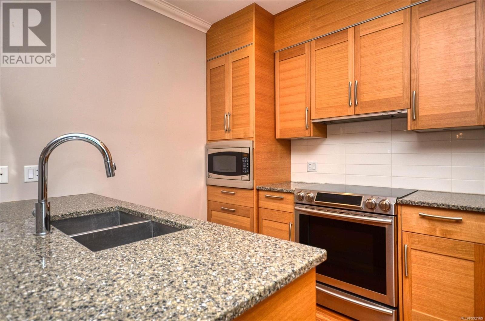 102 9820 Seaport Pl, Sidney, British Columbia  V8L 4X3 - Photo 8 - 992189