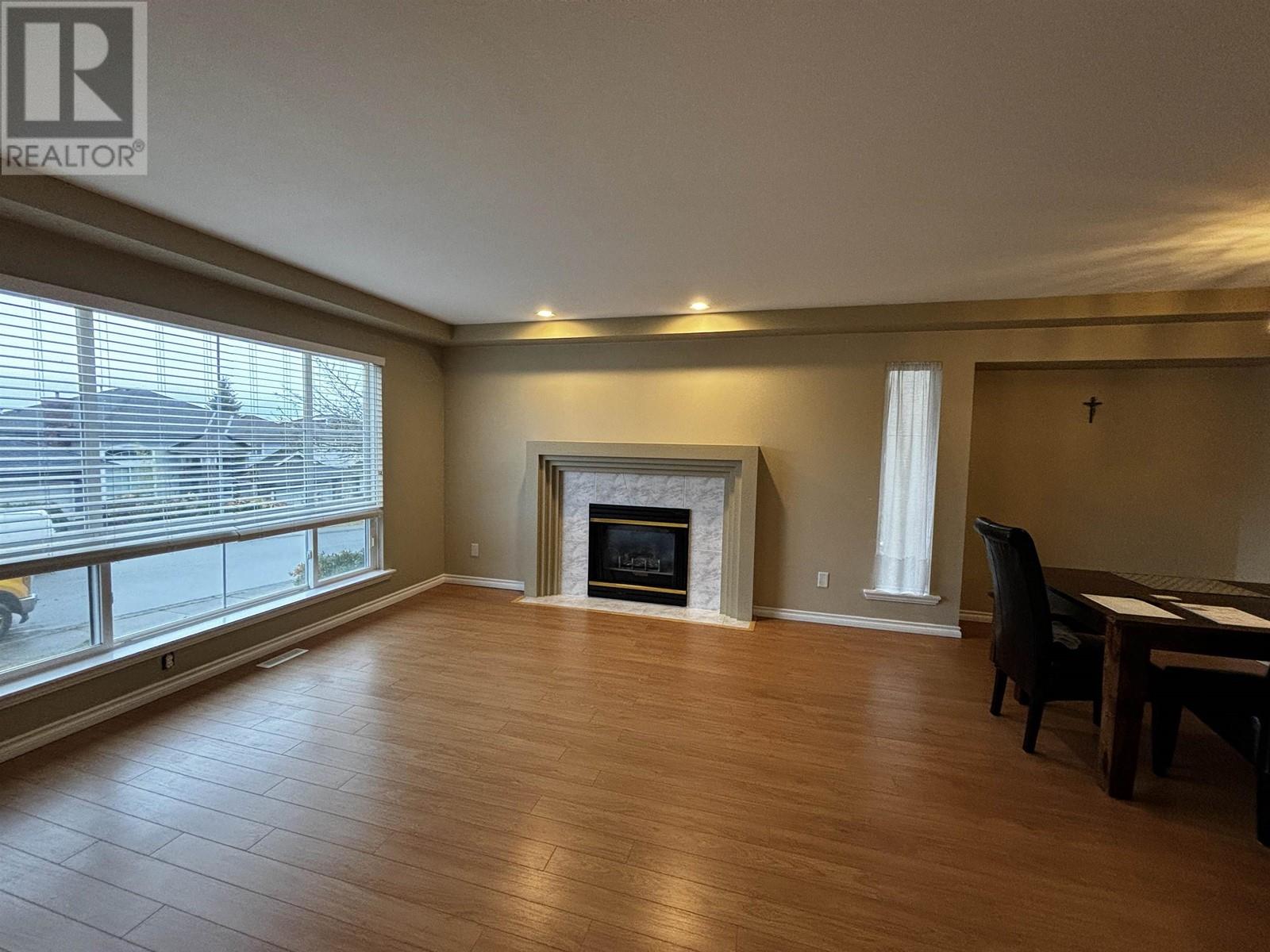 Property at 1605 SALAL CRESCENT image 3