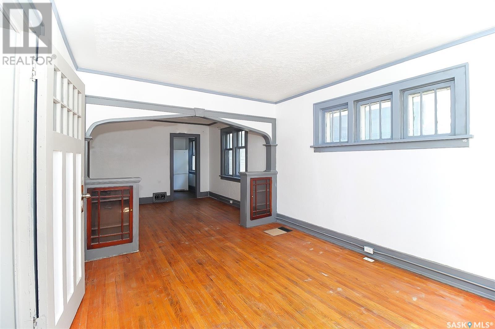 Property at 1012 Victoria AVENUE image 4