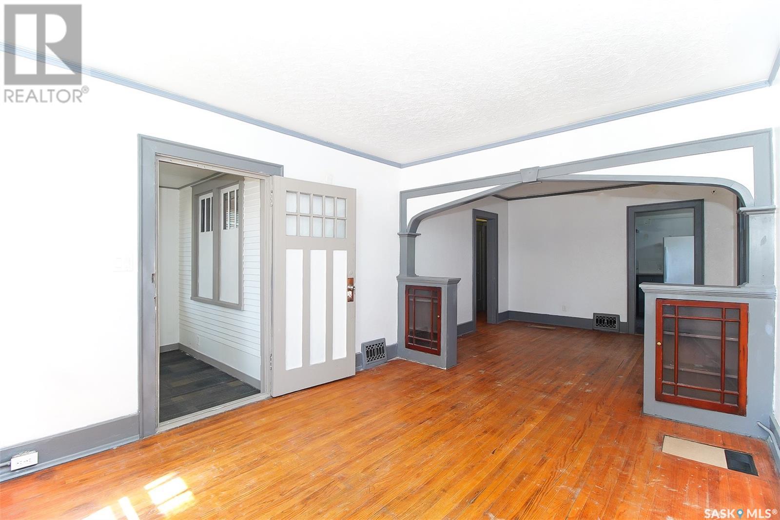 Property at 1012 Victoria AVENUE image 5