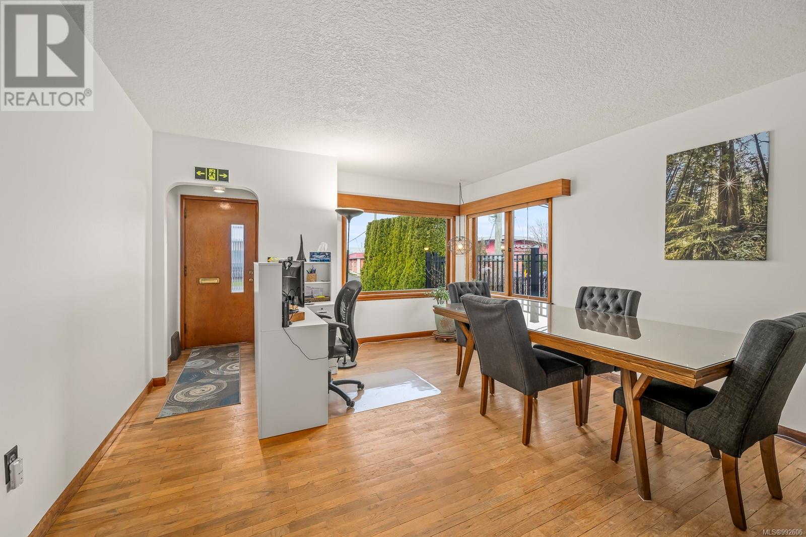 Property at 380 10th St image 5