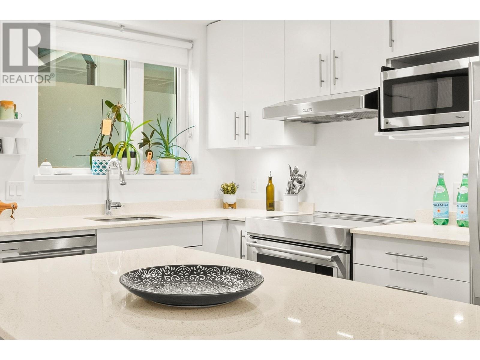 Th2 2137 Chesterfield Avenue, North Vancouver, British Columbia  V7M 2P7 - Photo 7 - R2979988