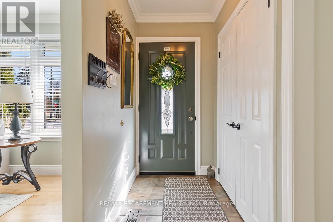 Property at 1257 HILLVIEW CRESCENT image 5