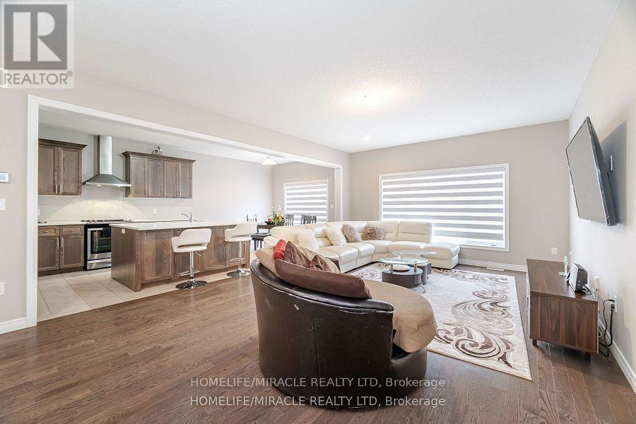504 Florencedale Crescent, Kitchener, Ontario  N2R 0N3 - Photo 6 - X12030216