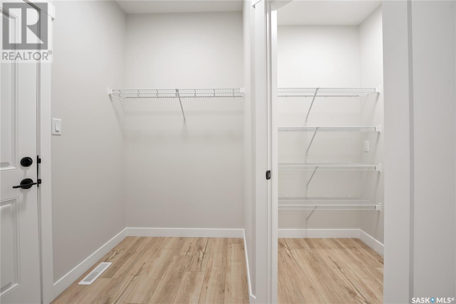 Property at 226 Fortosky CRESCENT image 3