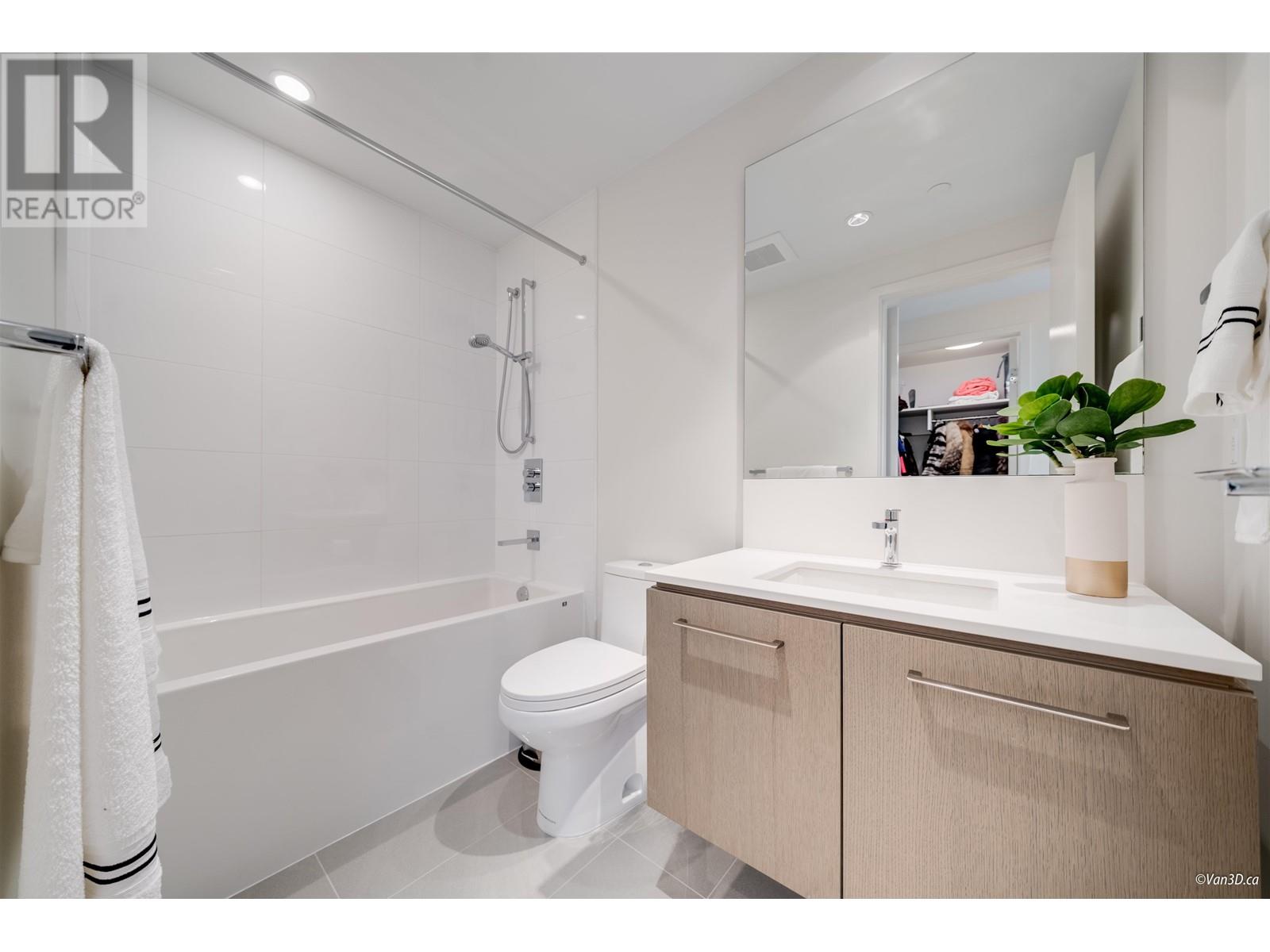 Listing Picture 34 of 38 : 802 6611 PEARSON WAY, Richmond / 烈治文 - 魯藝地產 Yvonne Lu Group - MLS Medallion Club Member