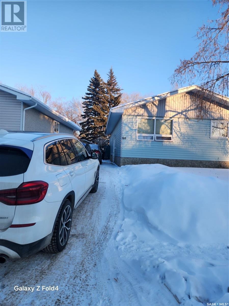 Property at 60 BOWERMAN CRESCENT image 2