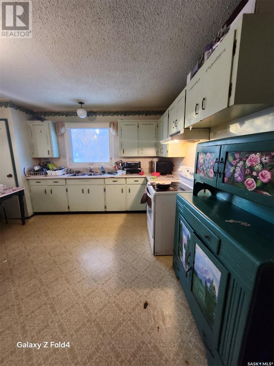 Property at 60 BOWERMAN CRESCENT image 3