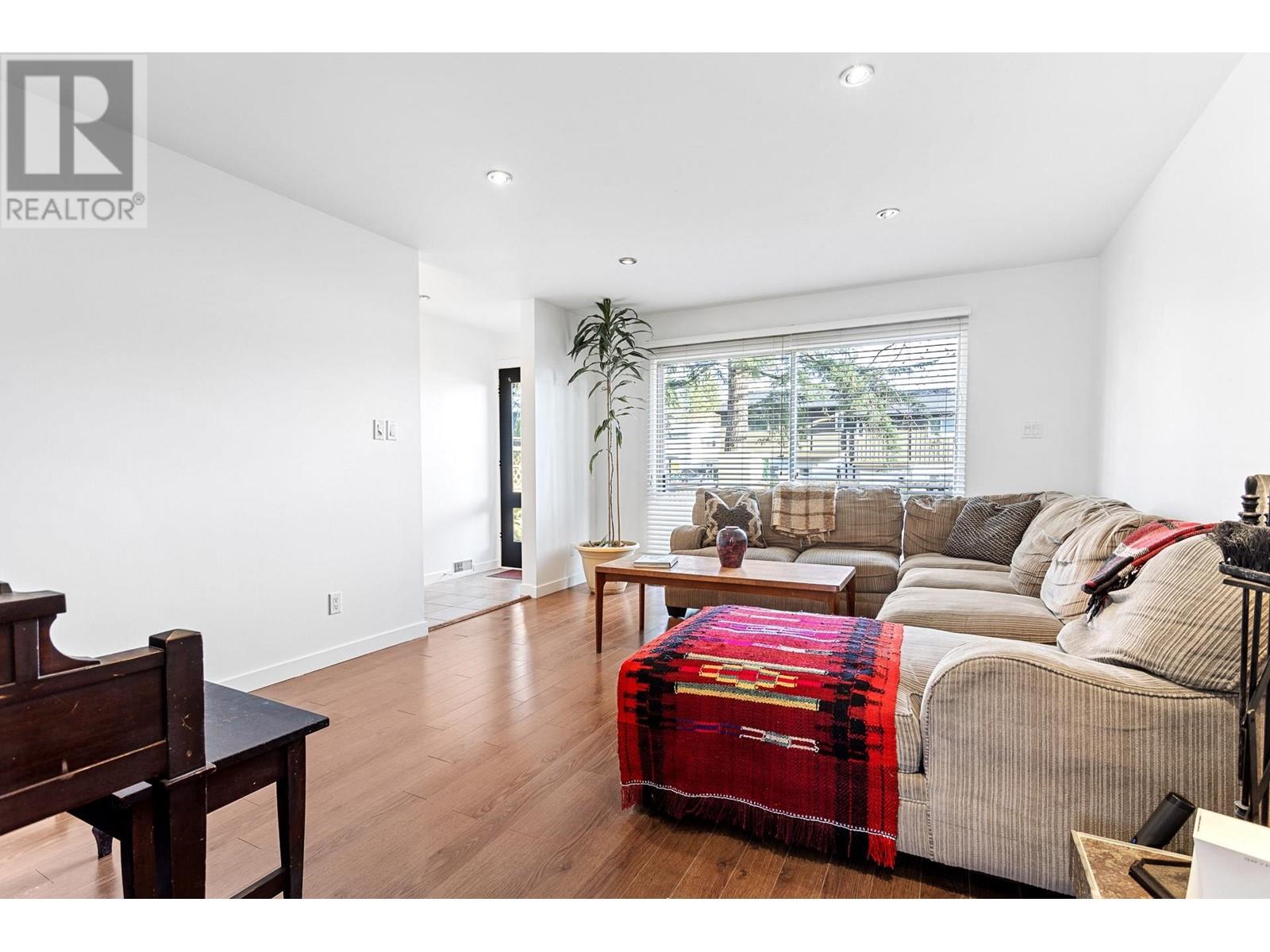 1318 Tina Way, Port Coquitlam, British Columbia  V3C 2V3 - Photo 12 - R2980075