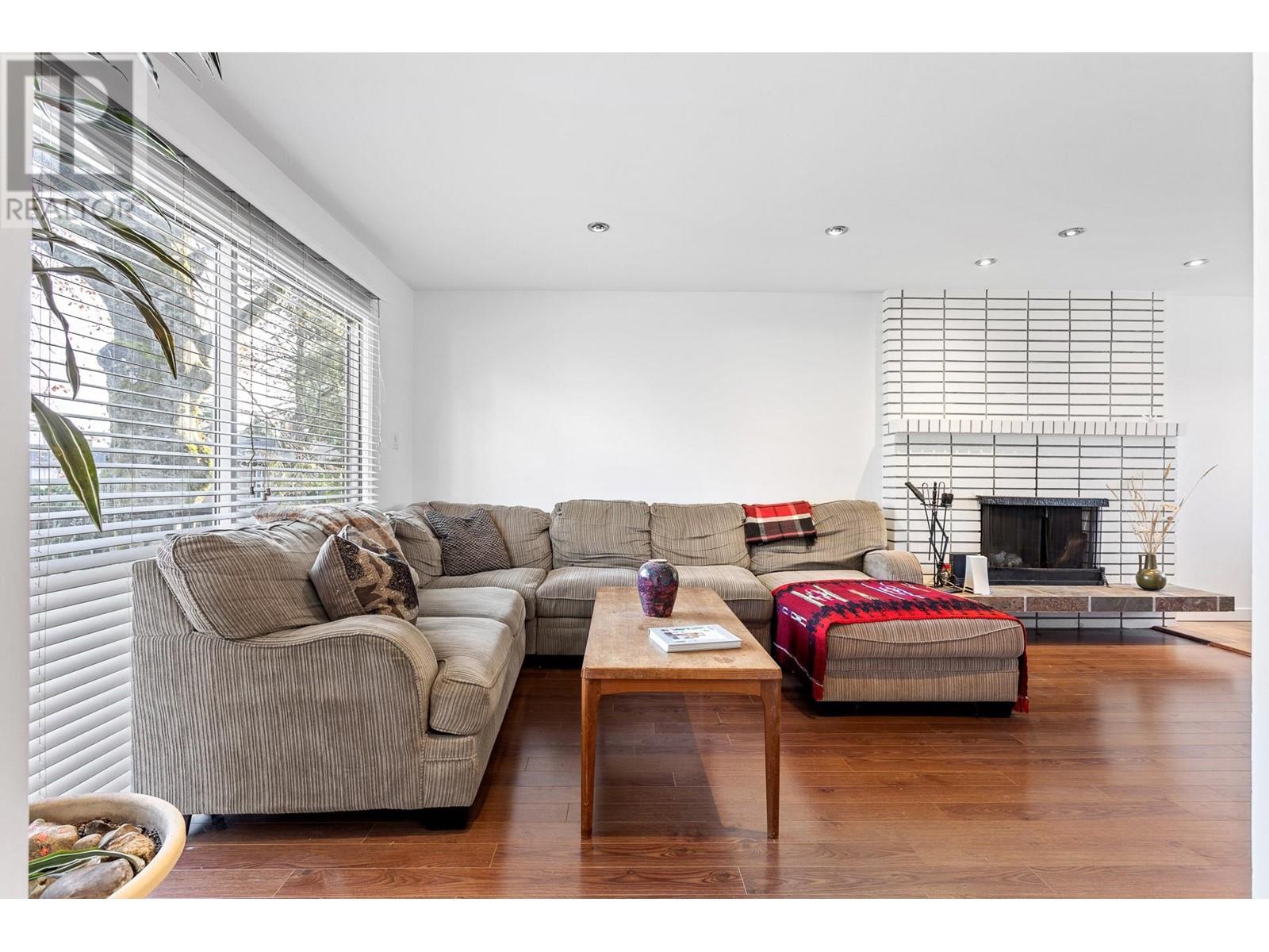 1318 Tina Way, Port Coquitlam, British Columbia  V3C 2V3 - Photo 7 - R2980075