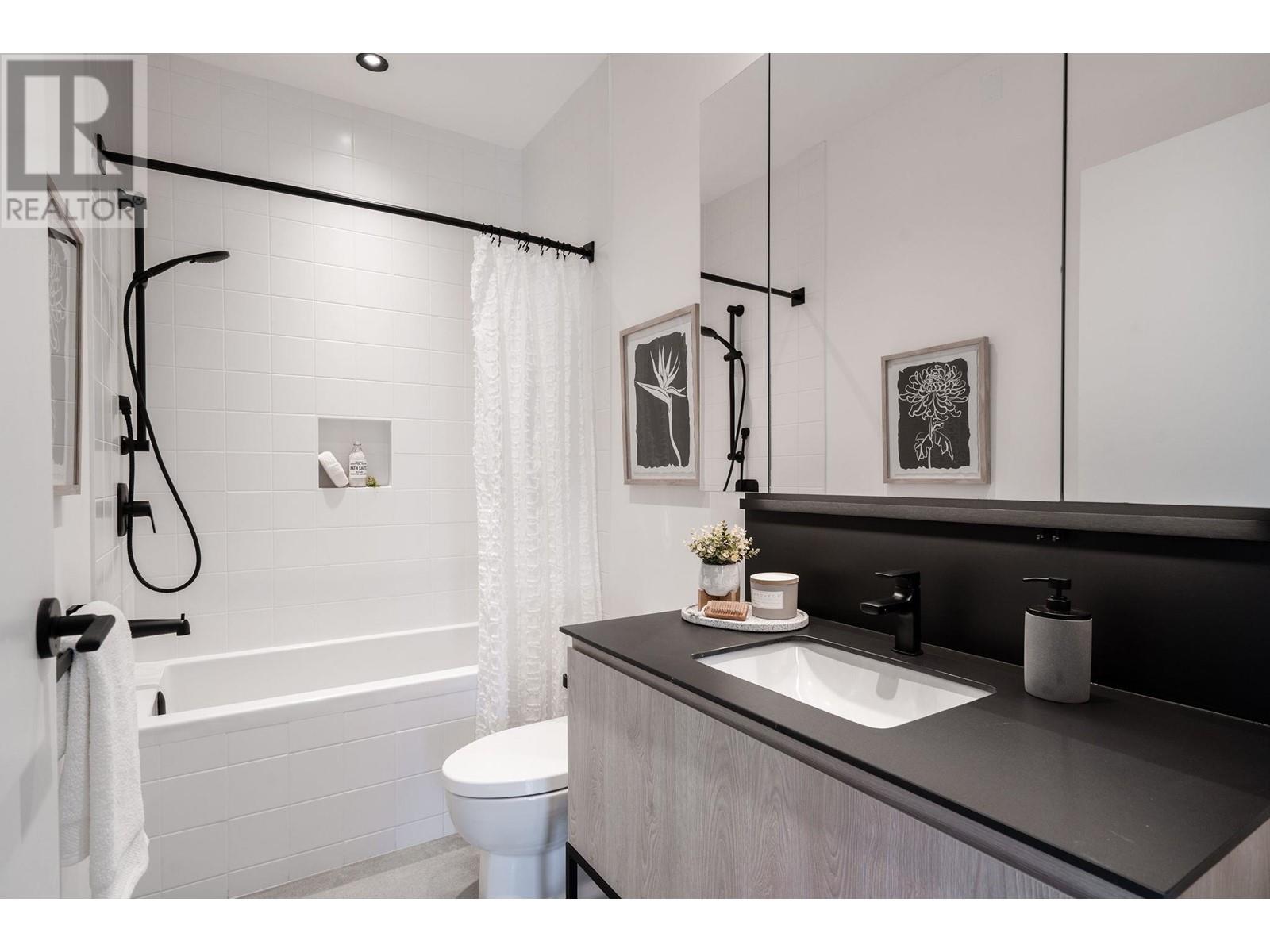 Listing Picture 29 of 33 : 4015 FLEMING STREET, Vancouver / 溫哥華 - 魯藝地產 Yvonne Lu Group - MLS Medallion Club Member