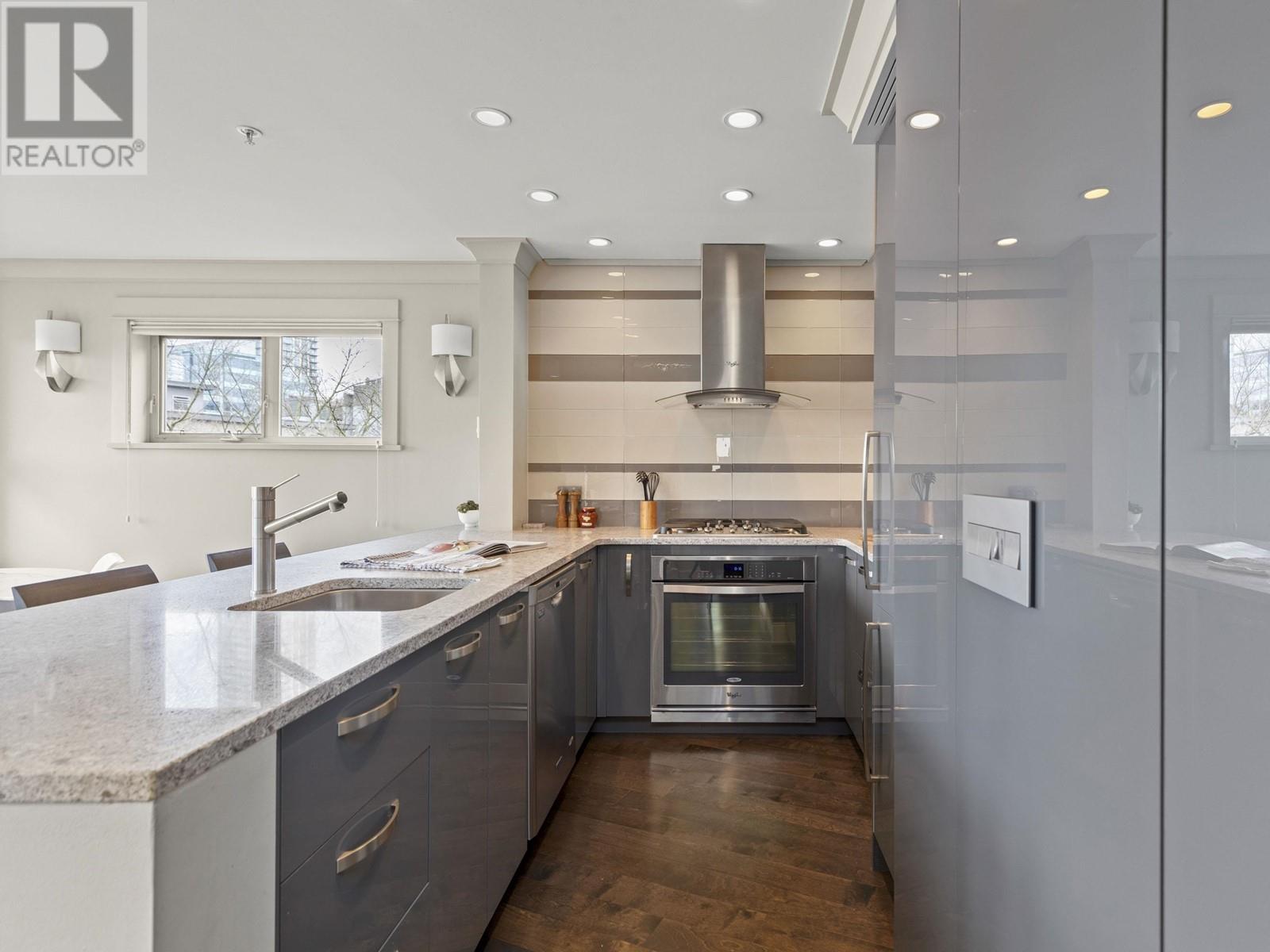 301 1586 W 11th Avenue, Vancouver, British Columbia  V6J 2B6 - Photo 13 - R2980092