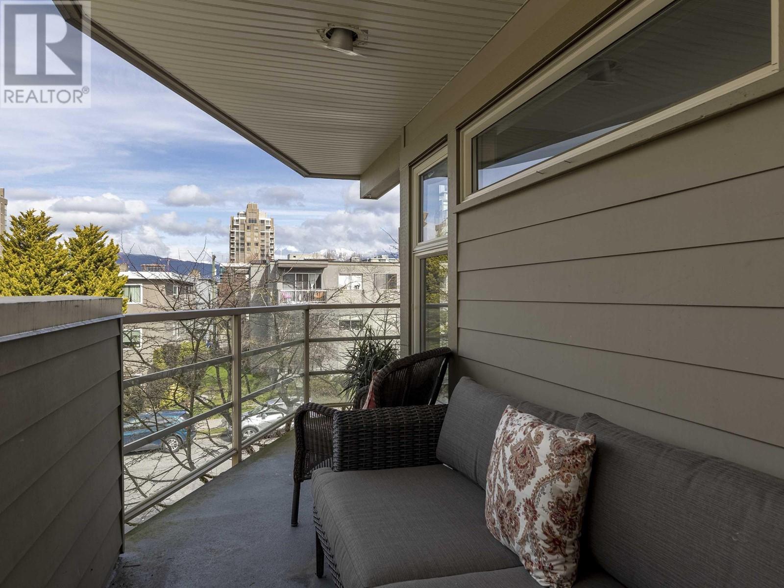 301 1586 W 11th Avenue, Vancouver, British Columbia  V6J 2B6 - Photo 26 - R2980092
