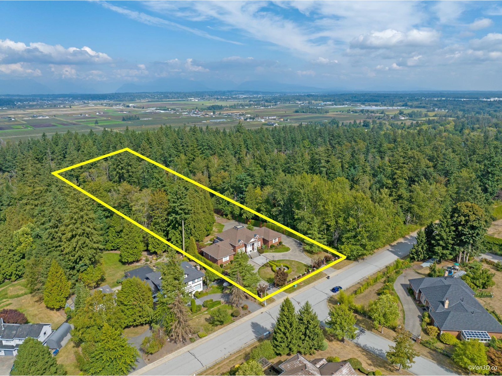 17007 28 Avenue, Surrey, British Columbia  V3Z 9W8 - Photo 3 - R2965118