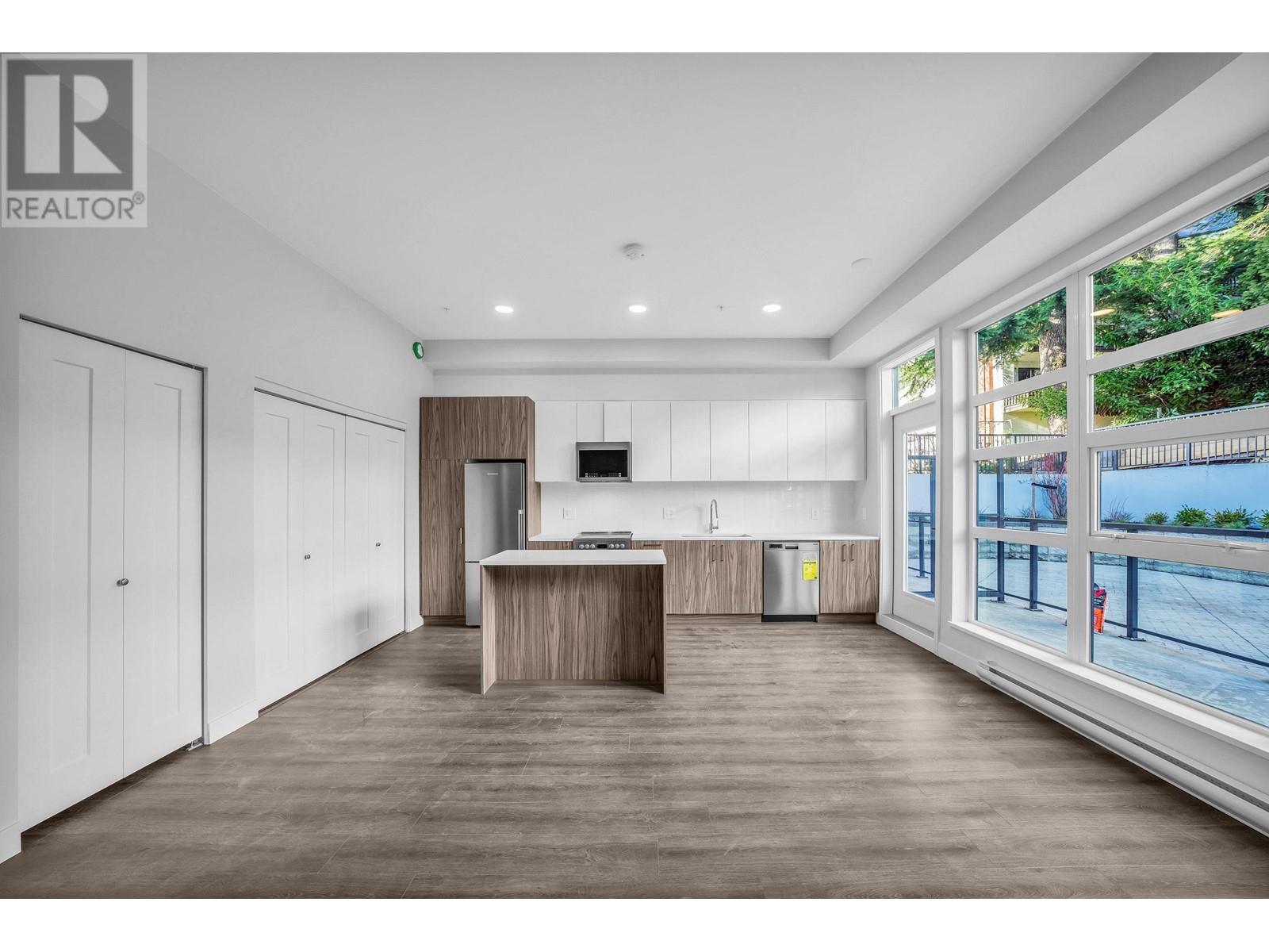 203 395 Ellesmere Avenue, Burnaby, British Columbia  V5B 1R2 - Photo 4 - C8067691