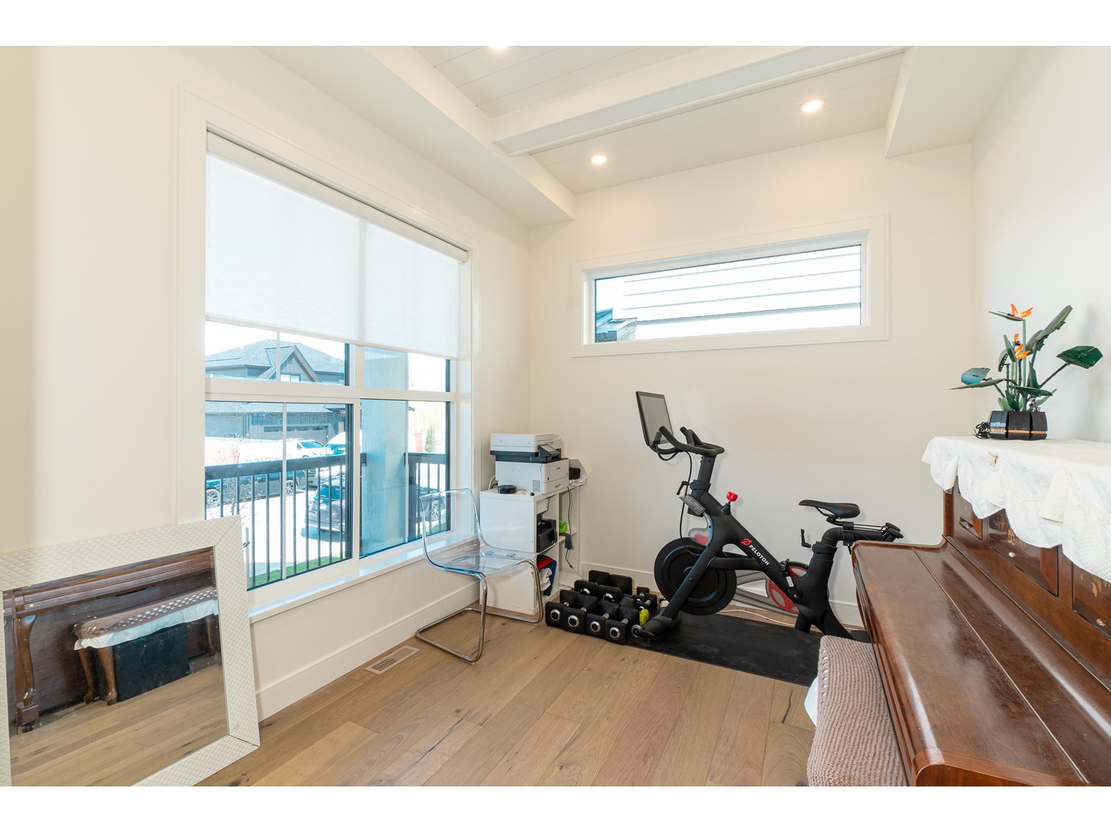 Property at 19656 76B AVENUE image 3