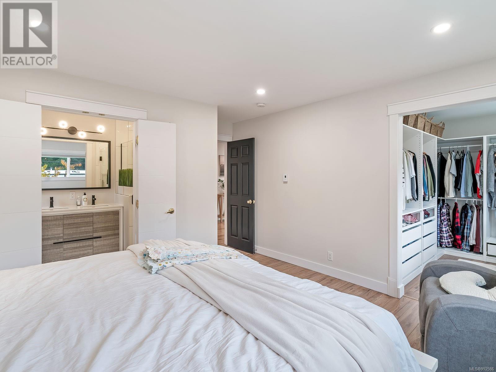 Property at 3513 Hallberg Rd image 3