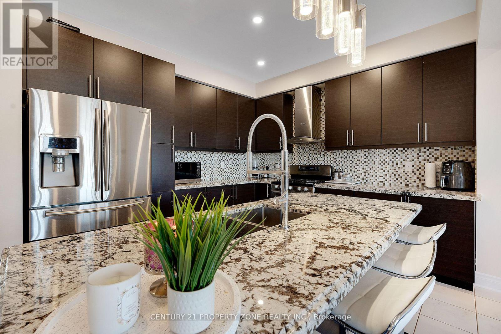 37 Alister Drive, Brampton (Credit Valley), Ontario  L6X 5G1 - Photo 11 - W12030281