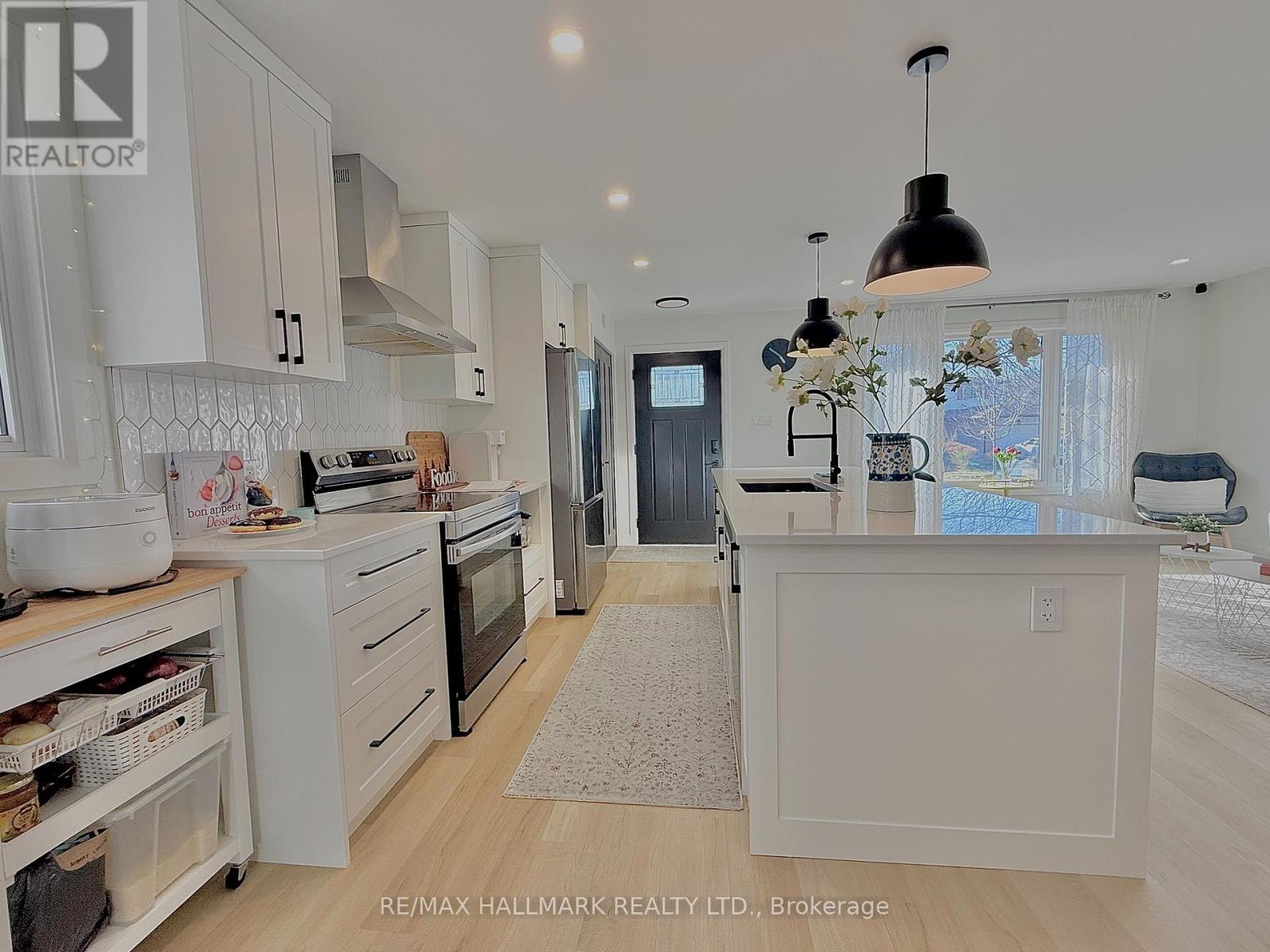 Property at 779 MONSARRAT AVENUE image 3