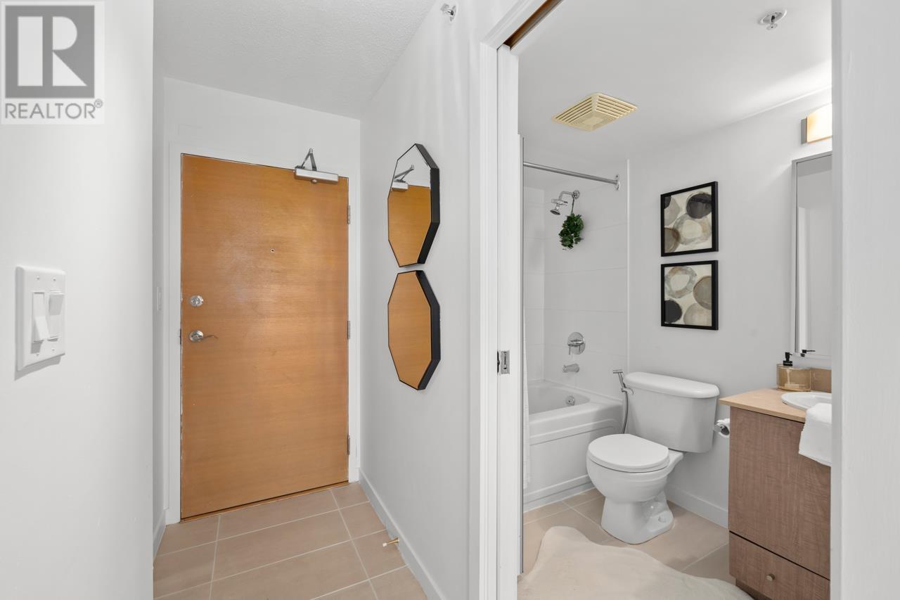 2203 909 Mainland Street, Vancouver, British Columbia  V6B 1S3 - Photo 13 - R2980105