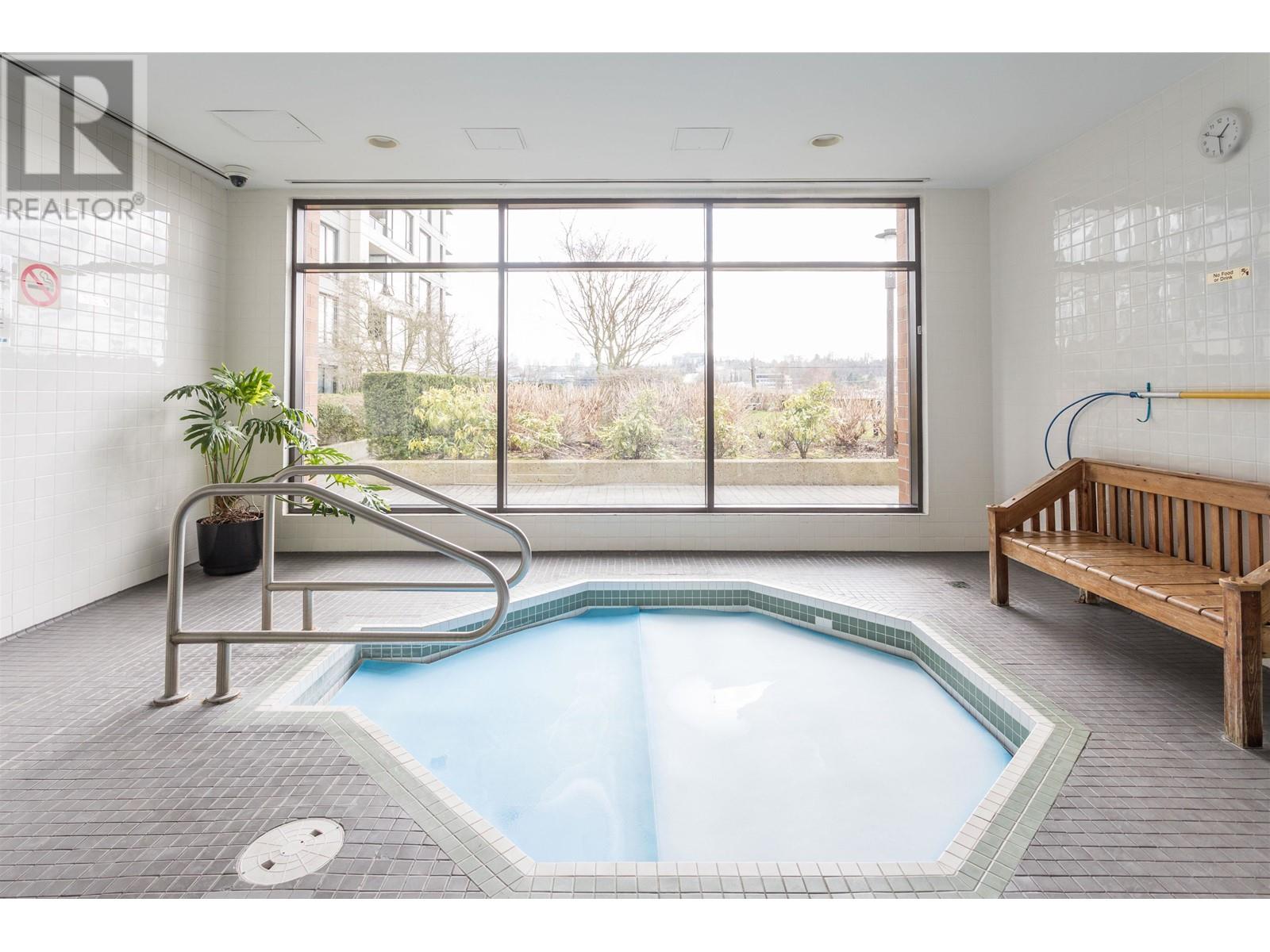 Listing Picture 17 of 21 : 603 4118 DAWSON STREET, Burnaby / 本拿比 - 魯藝地產 Yvonne Lu Group - MLS Medallion Club Member