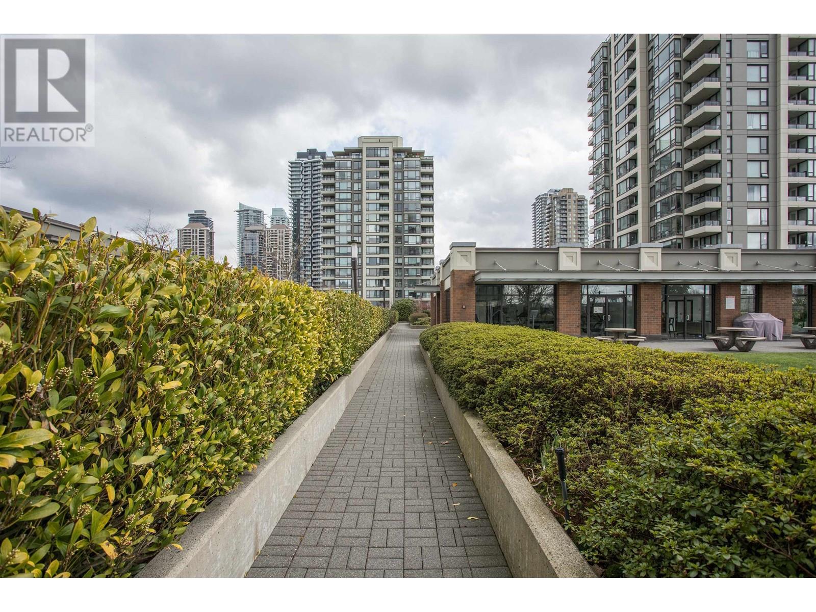 Listing Picture 15 of 21 : 603 4118 DAWSON STREET, Burnaby / 本拿比 - 魯藝地產 Yvonne Lu Group - MLS Medallion Club Member