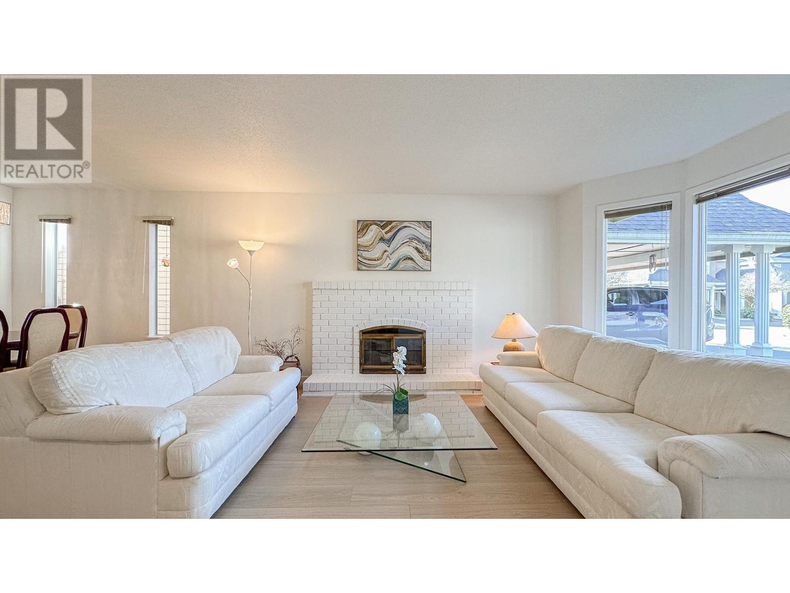 Listing Picture 2 of 24 : 29 9651 DAYTON AVENUE, Richmond / 烈治文 - 魯藝地產 Yvonne Lu Group - MLS Medallion Club Member