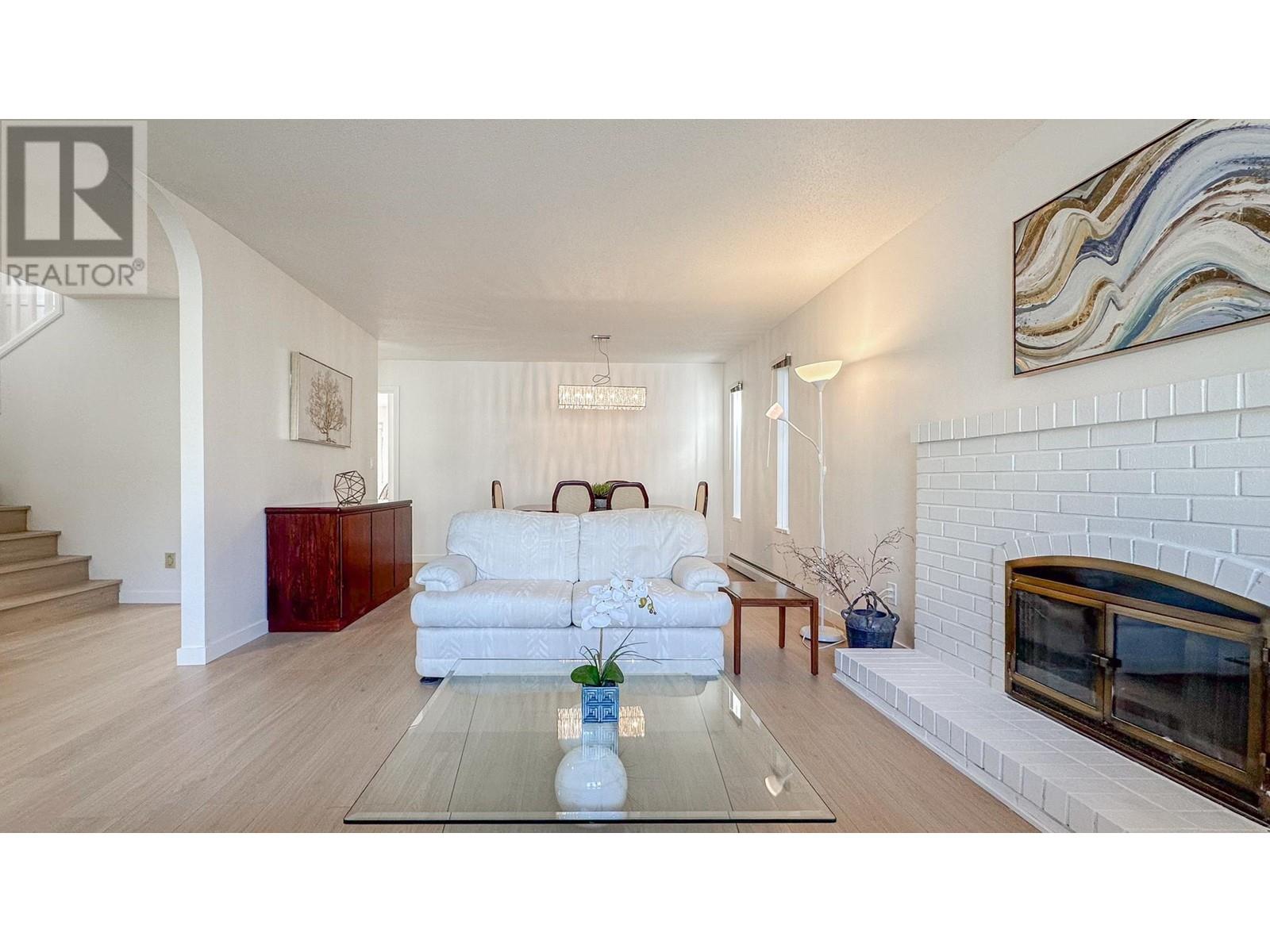 Listing Picture 4 of 24 : 29 9651 DAYTON AVENUE, Richmond / 烈治文 - 魯藝地產 Yvonne Lu Group - MLS Medallion Club Member