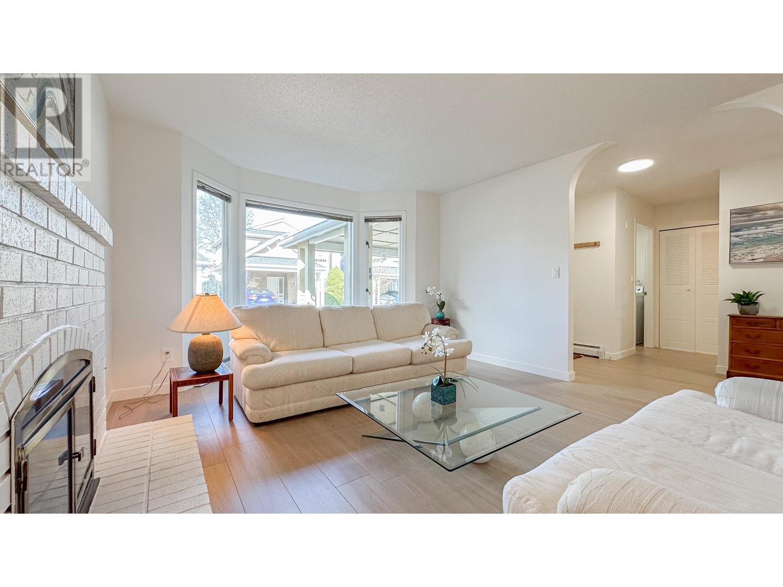 Listing Picture 3 of 24 : 29 9651 DAYTON AVENUE, Richmond / 烈治文 - 魯藝地產 Yvonne Lu Group - MLS Medallion Club Member