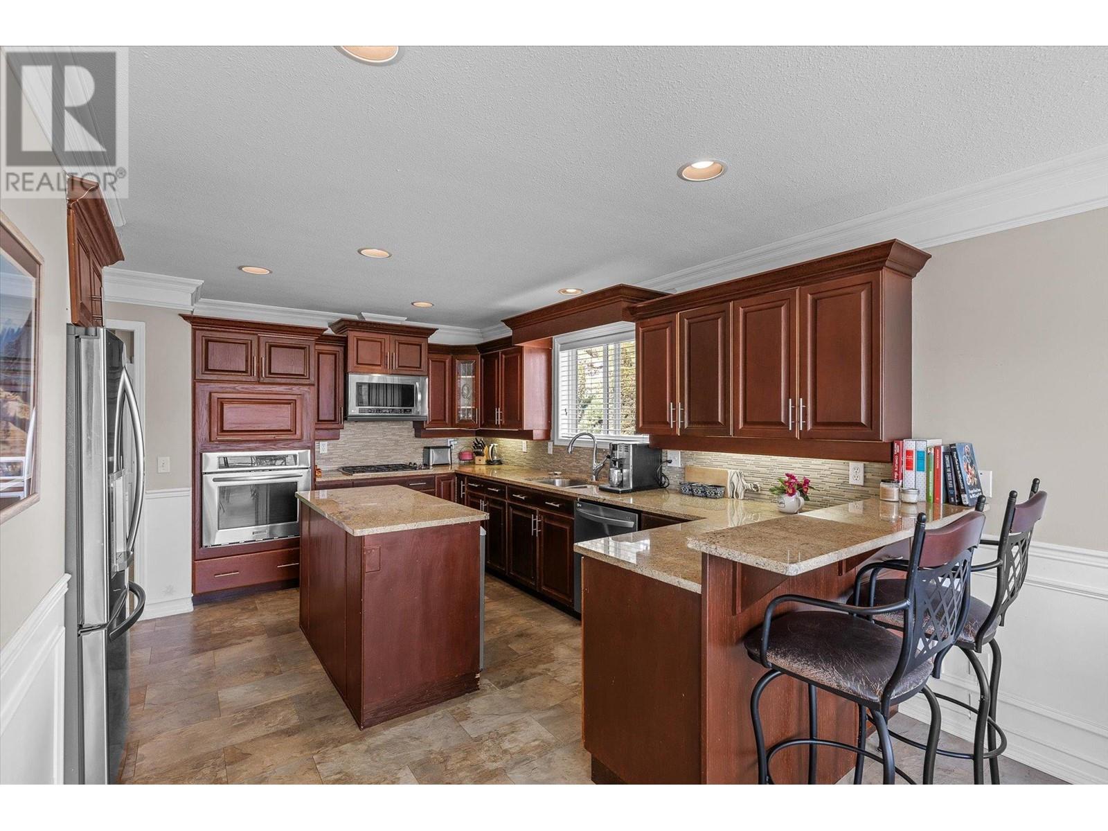 Property at 5283 Sutherland Road image 4