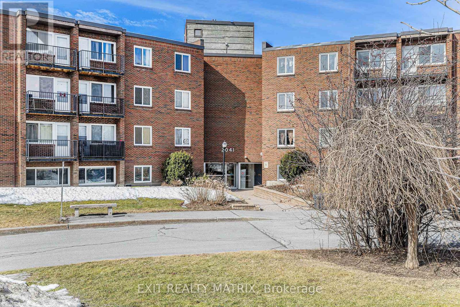 Property at 403C - 2041 ARROWSMITH DRIVE image 1