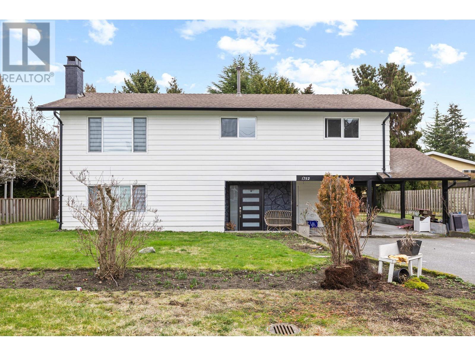 Property at 1752 55 STREET image 2