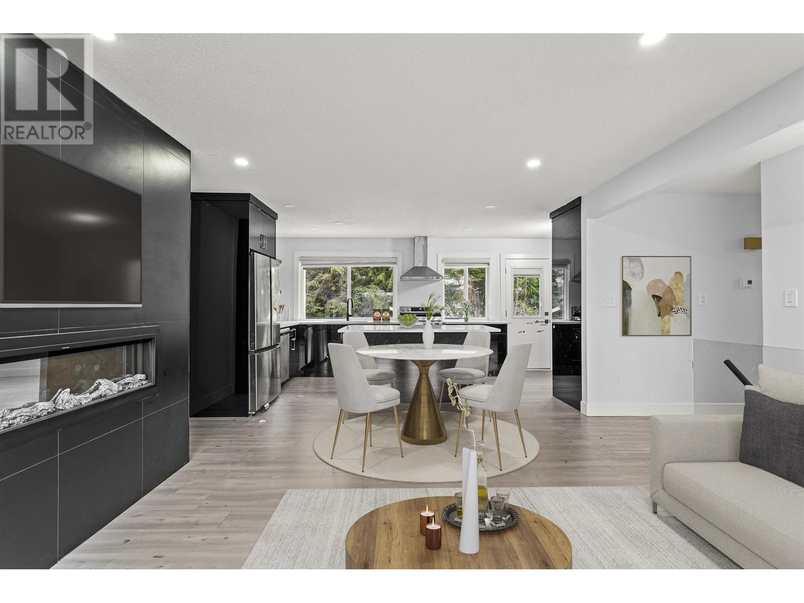 Property at 1752 55 STREET image 3