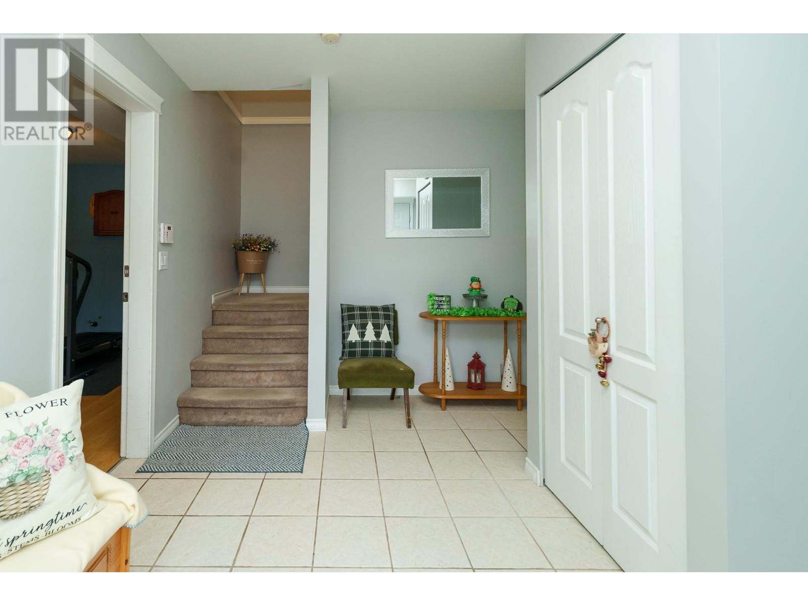 23661 Kanaka Way, Maple Ridge, British Columbia  V2W 2G1 - Photo 2 - R2980147