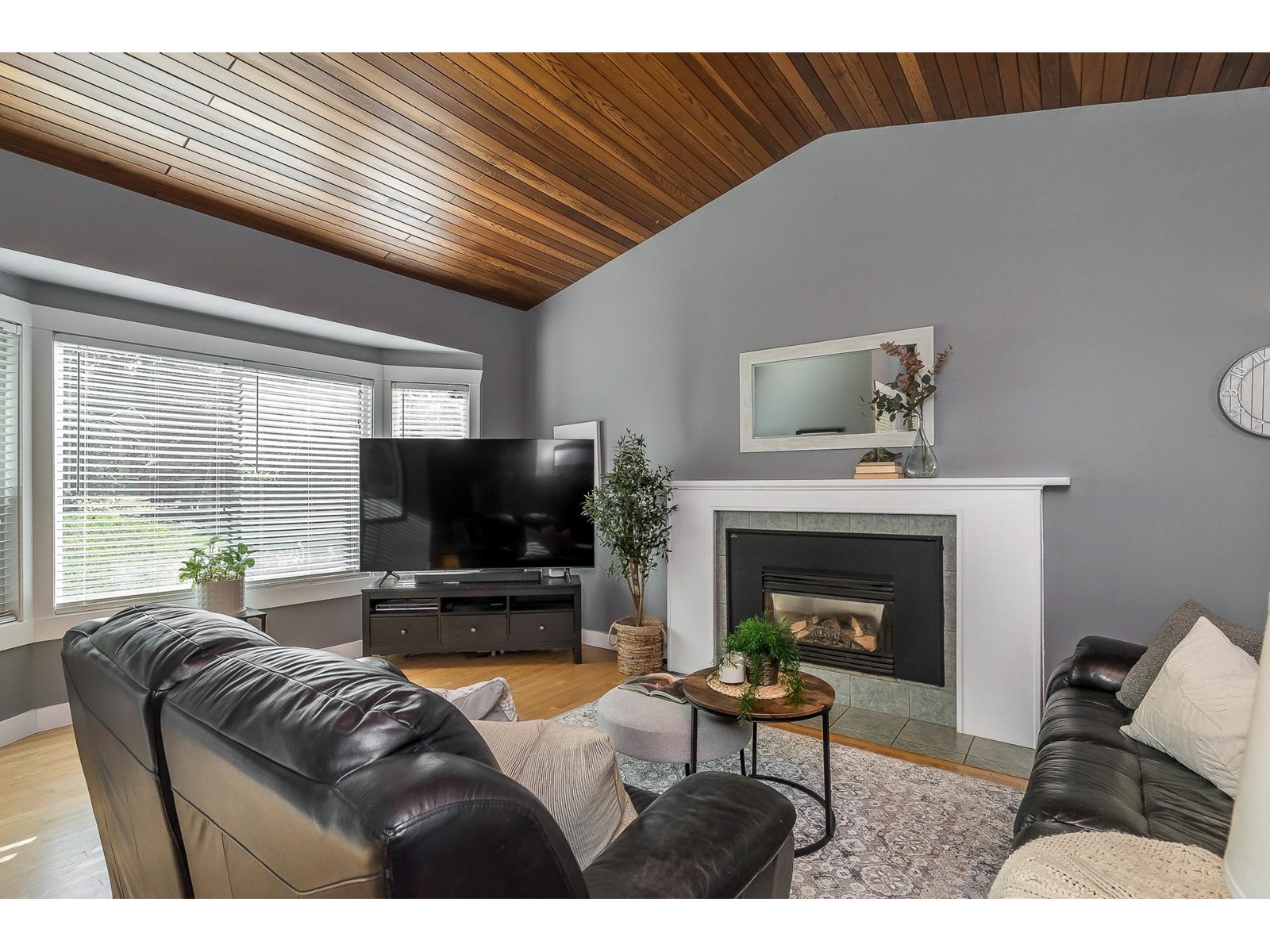 Property at 23913 58A AVENUE image 5