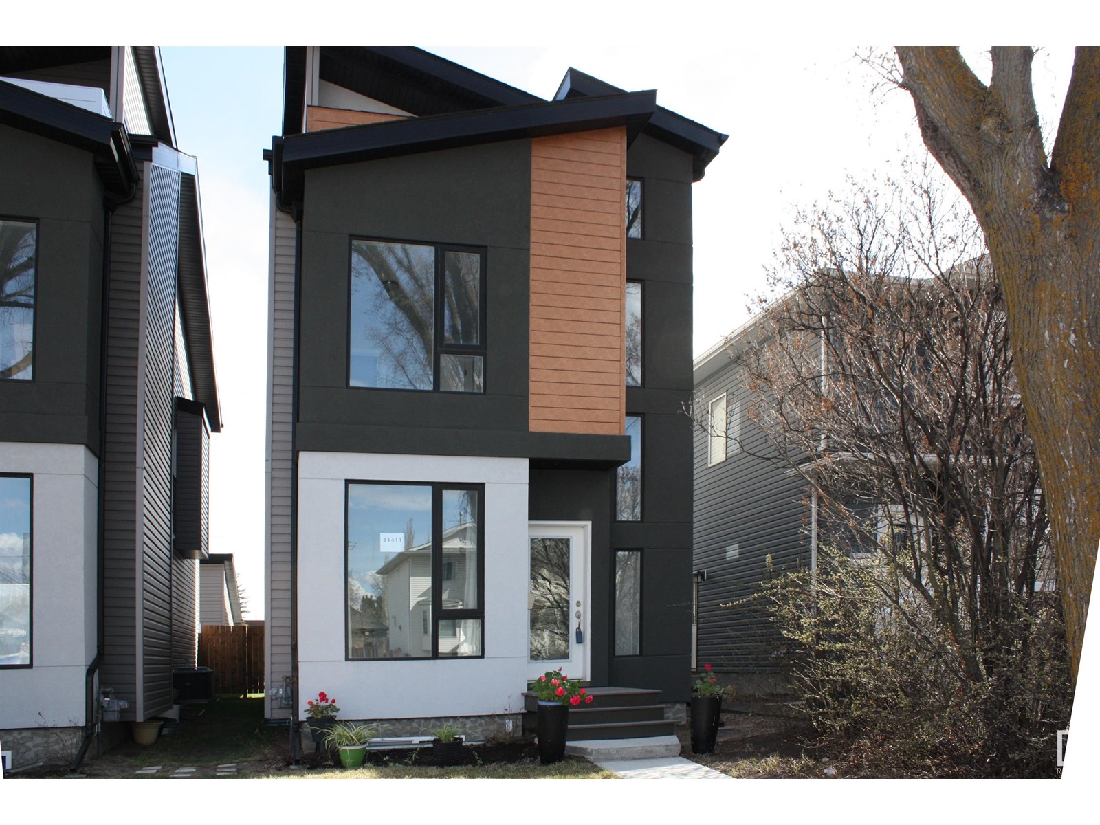 11411 76 AV NW, Edmonton, Alberta