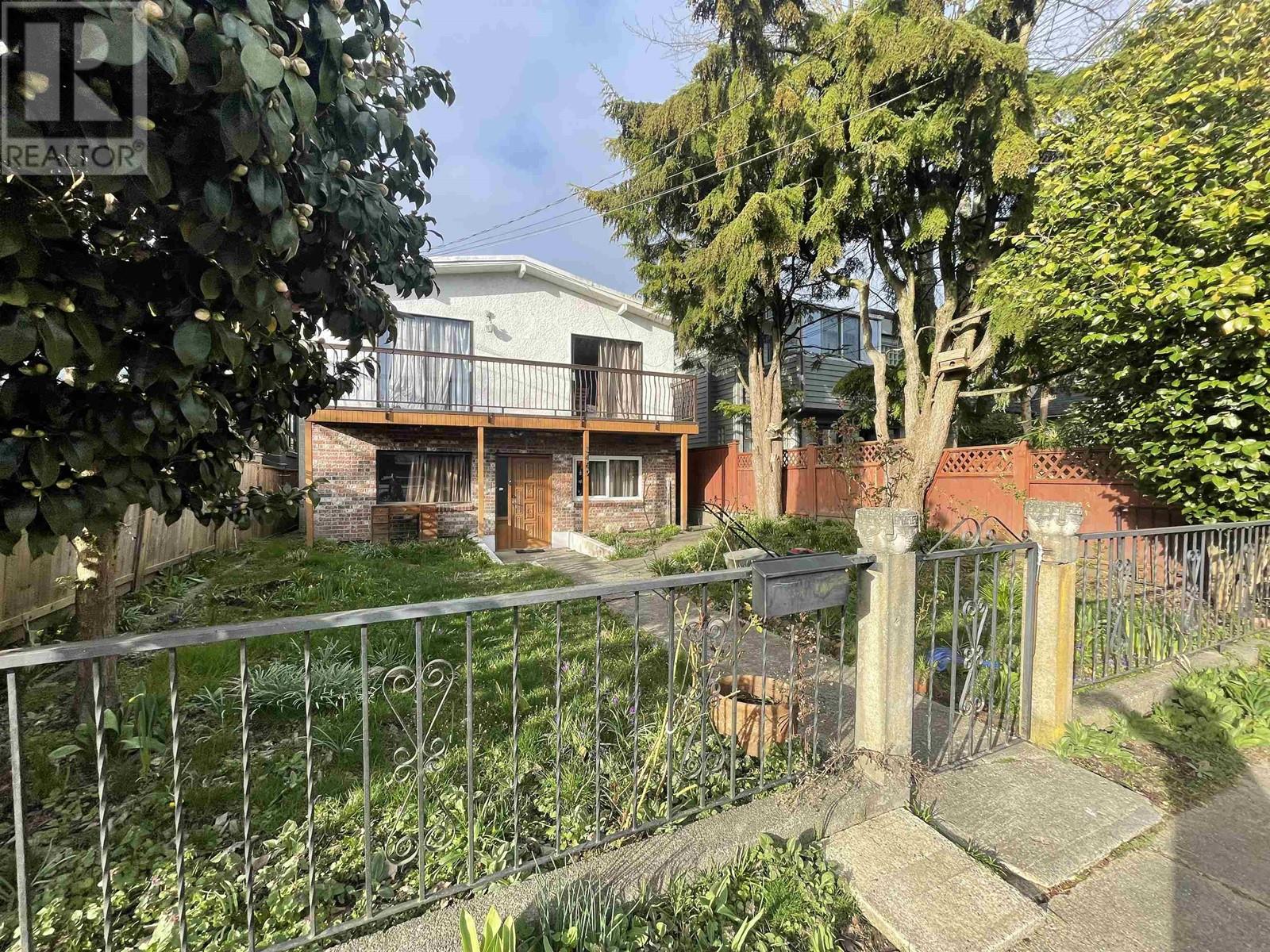 3469 W 8TH AVENUE, Vancouver, British Columbia
