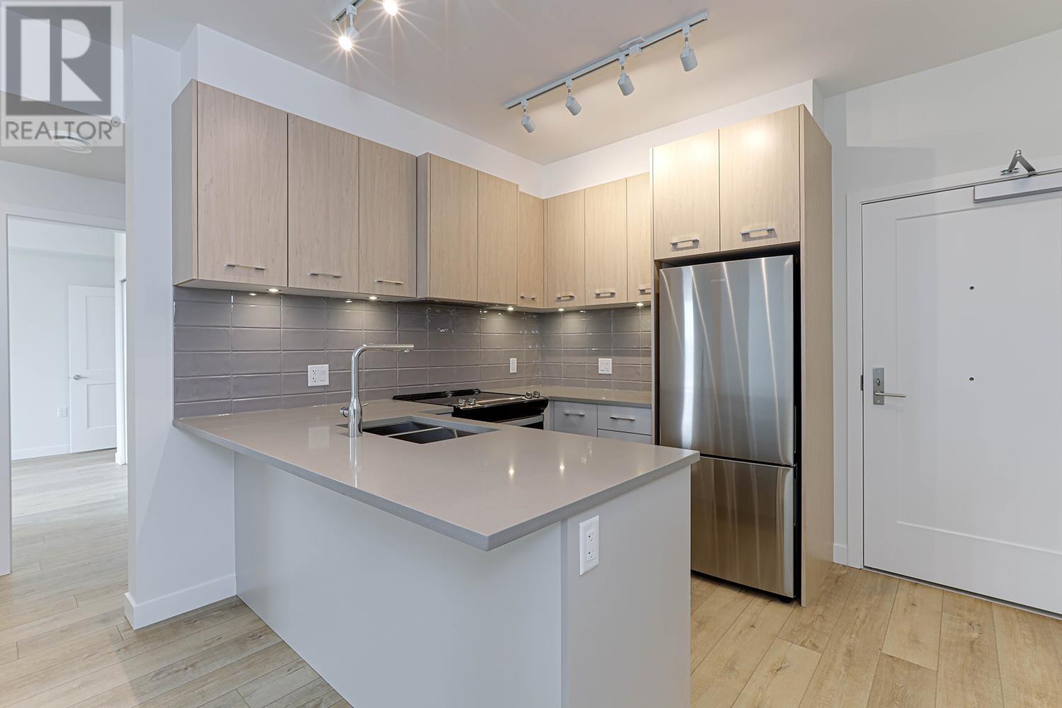 303 4933 Clarendon Street, Vancouver, British Columbia  V5R 3J3 - Photo 3 - R2976093
