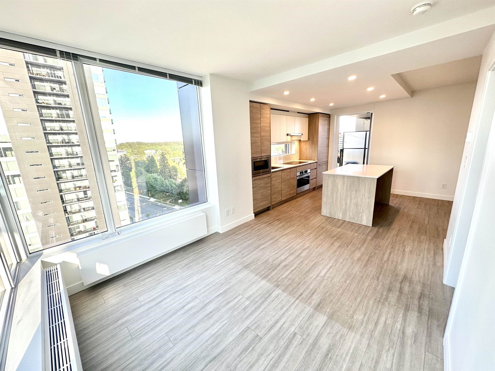 Property at 1309 13615 FRASER HIGHWAY image 4