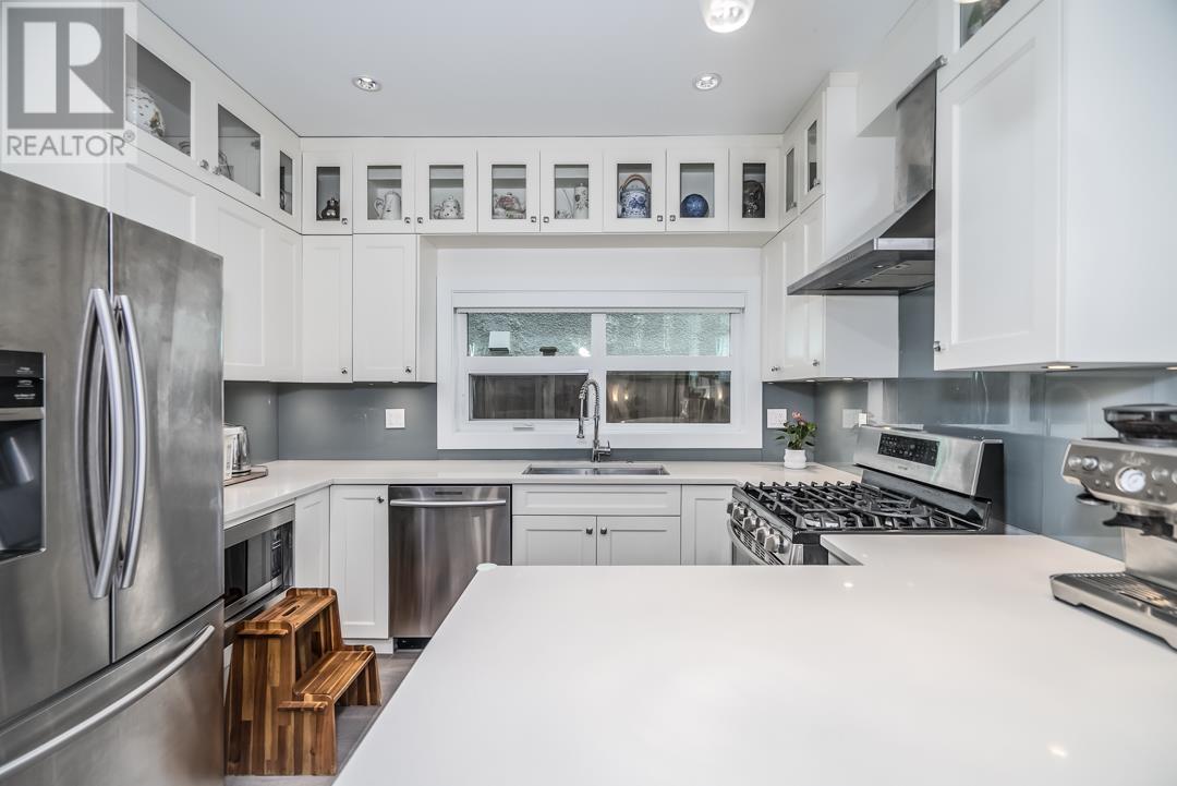 Listing Picture 18 of 32 : 1240 E. 27TH AVENUE, Vancouver / 溫哥華 - 魯藝地產 Yvonne Lu Group - MLS Medallion Club Member