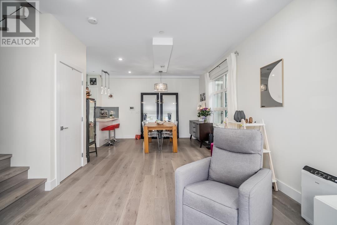Listing Picture 14 of 32 : 1240 E. 27TH AVENUE, Vancouver / 溫哥華 - 魯藝地產 Yvonne Lu Group - MLS Medallion Club Member