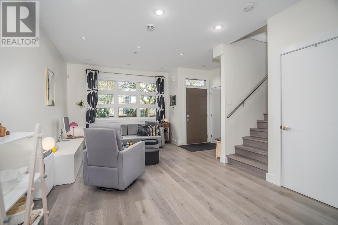 Listing Picture 13 of 32 : 1240 E. 27TH AVENUE, Vancouver / 溫哥華 - 魯藝地產 Yvonne Lu Group - MLS Medallion Club Member
