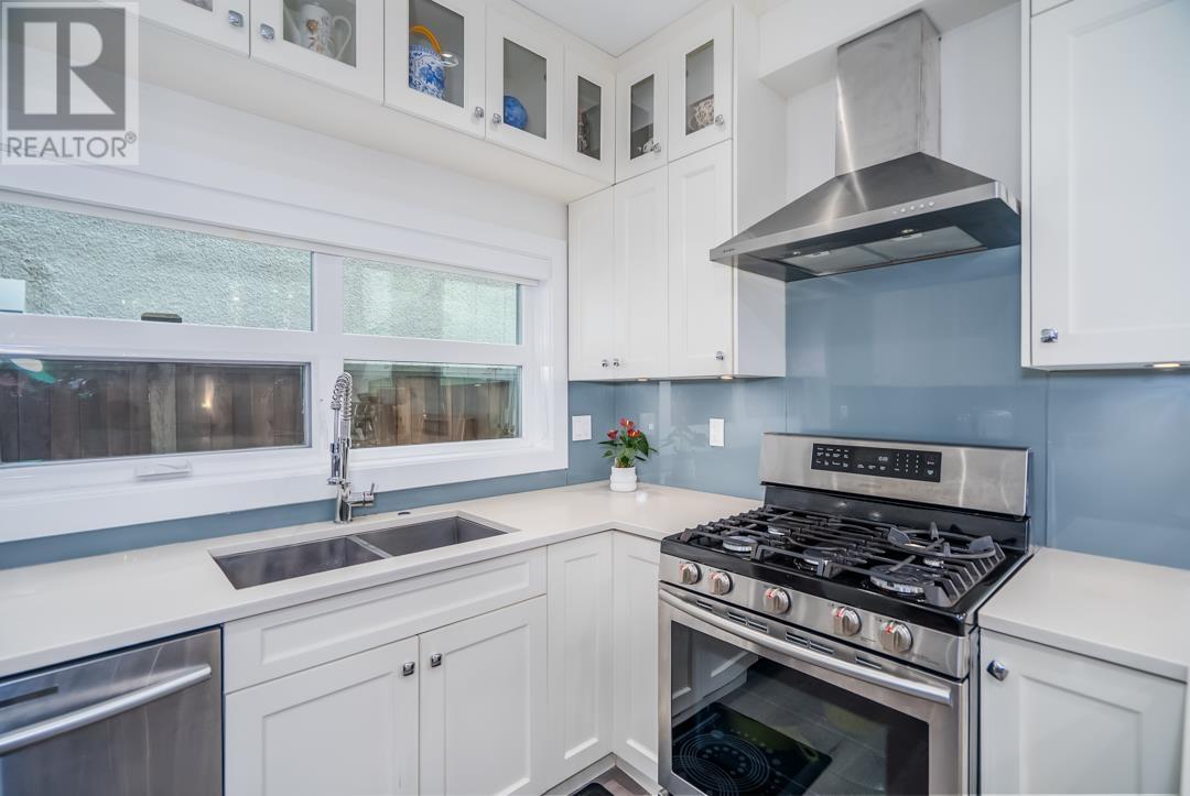 Listing Picture 20 of 32 : 1240 E. 27TH AVENUE, Vancouver / 溫哥華 - 魯藝地產 Yvonne Lu Group - MLS Medallion Club Member