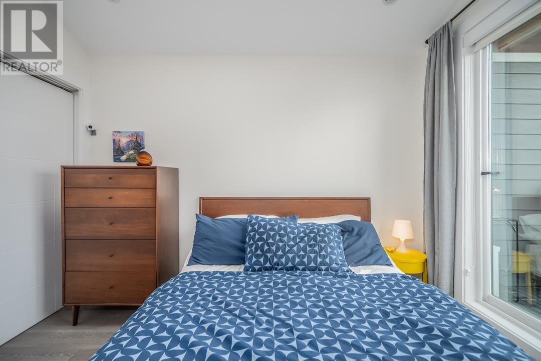 Listing Picture 23 of 32 : 1240 E. 27TH AVENUE, Vancouver / 溫哥華 - 魯藝地產 Yvonne Lu Group - MLS Medallion Club Member
