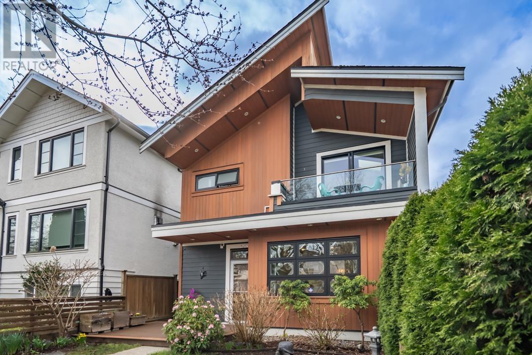 Listing Picture 2 of 32 : 1240 E. 27TH AVENUE, Vancouver / 溫哥華 - 魯藝地產 Yvonne Lu Group - MLS Medallion Club Member