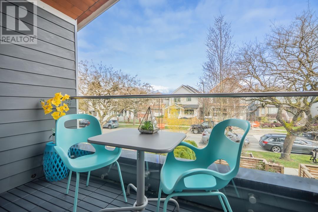 Listing Picture 7 of 32 : 1240 E. 27TH AVENUE, Vancouver / 溫哥華 - 魯藝地產 Yvonne Lu Group - MLS Medallion Club Member